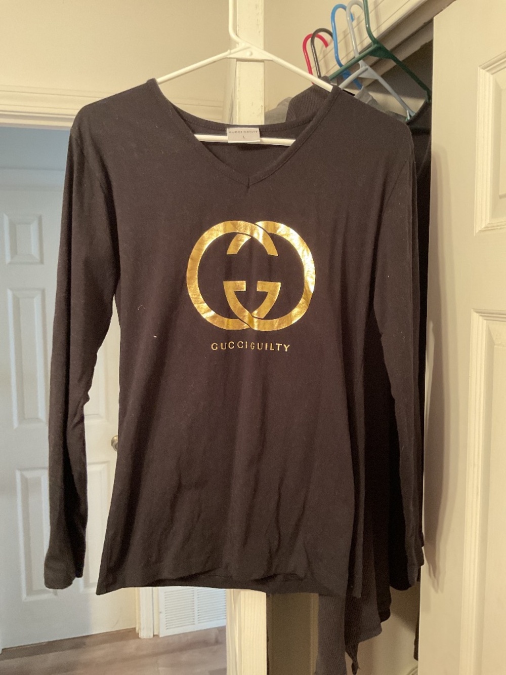 Women’s Gucci Black Promotional T Shirt Large V Neck Long Sleeve